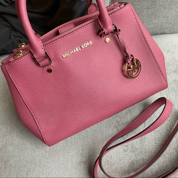 SOLD Michael Kors small Sutton saffiano bag - Picture 2 of 11